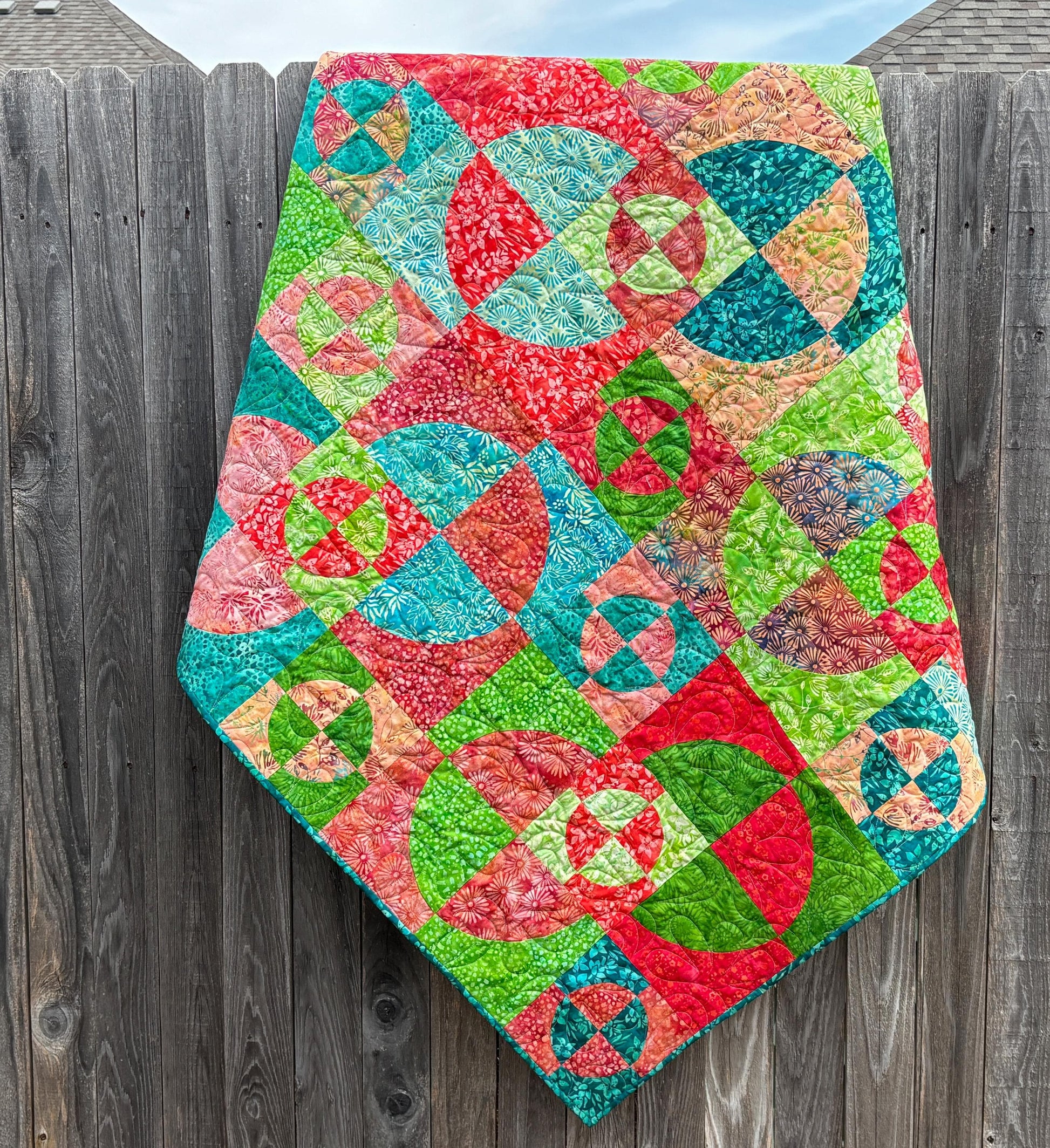 Circle Dance Quilt Pattern PDF Version, Cuddle Cat Quiltworks CCQ090, Fat Quarter Friendly Drunkard's Path Quilt Pattern