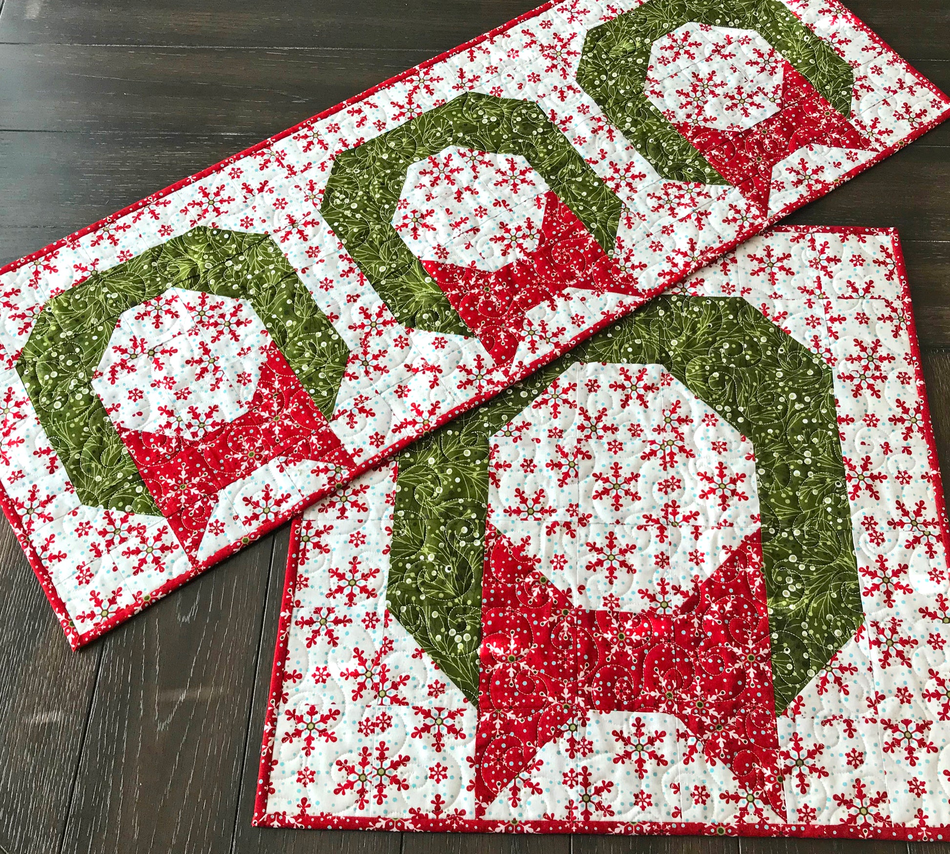 Christmas Wreath Table Runner and Table Topper Pattern - Digital Pattern - Handmade Quilts, Digital Patterns, and Home Décor items online - Cuddle Cat Quiltworks