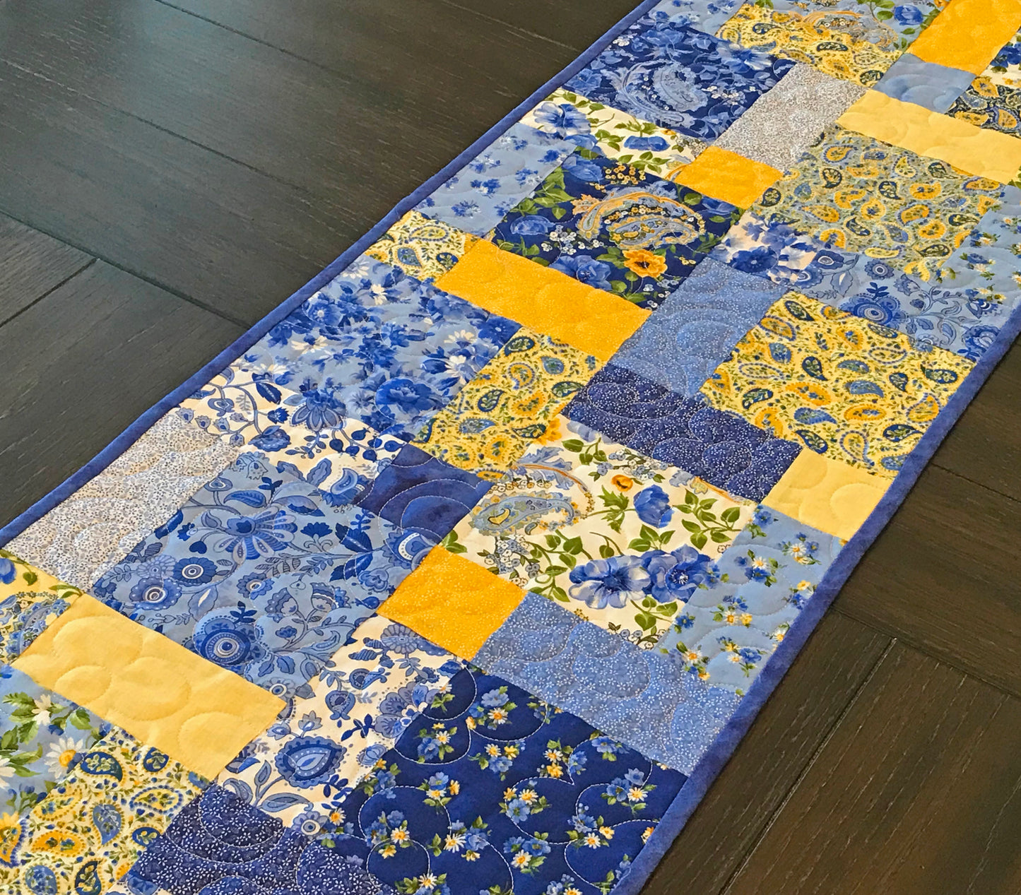 Charmingly Simple Table Runner & Topper Pattern - Printed Version