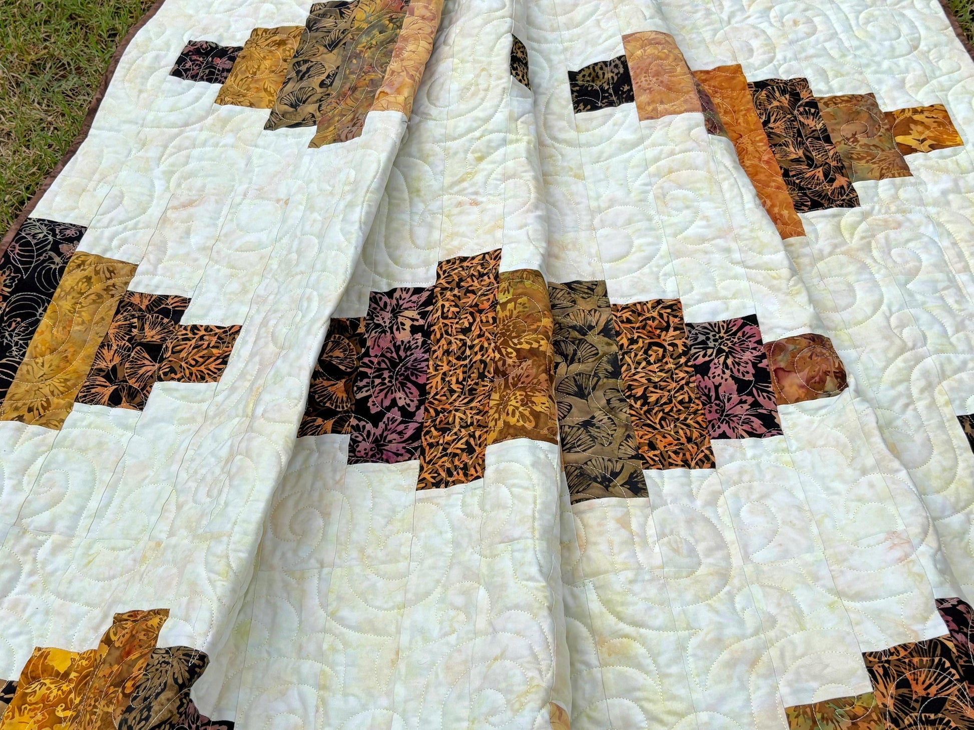 Floating Lanterns Quilt Pattern Printed Version - Cuddle Cat Quiltworks CCQ091, Strip Pack or Jelly Roll Quilt Pattern