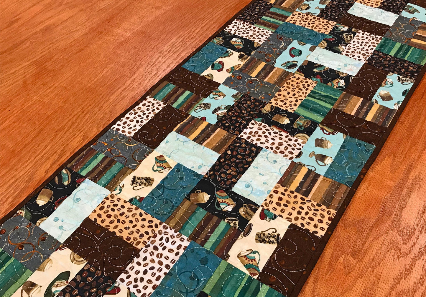 Charmingly Simple Table Runner & Topper Pattern - Printed Version