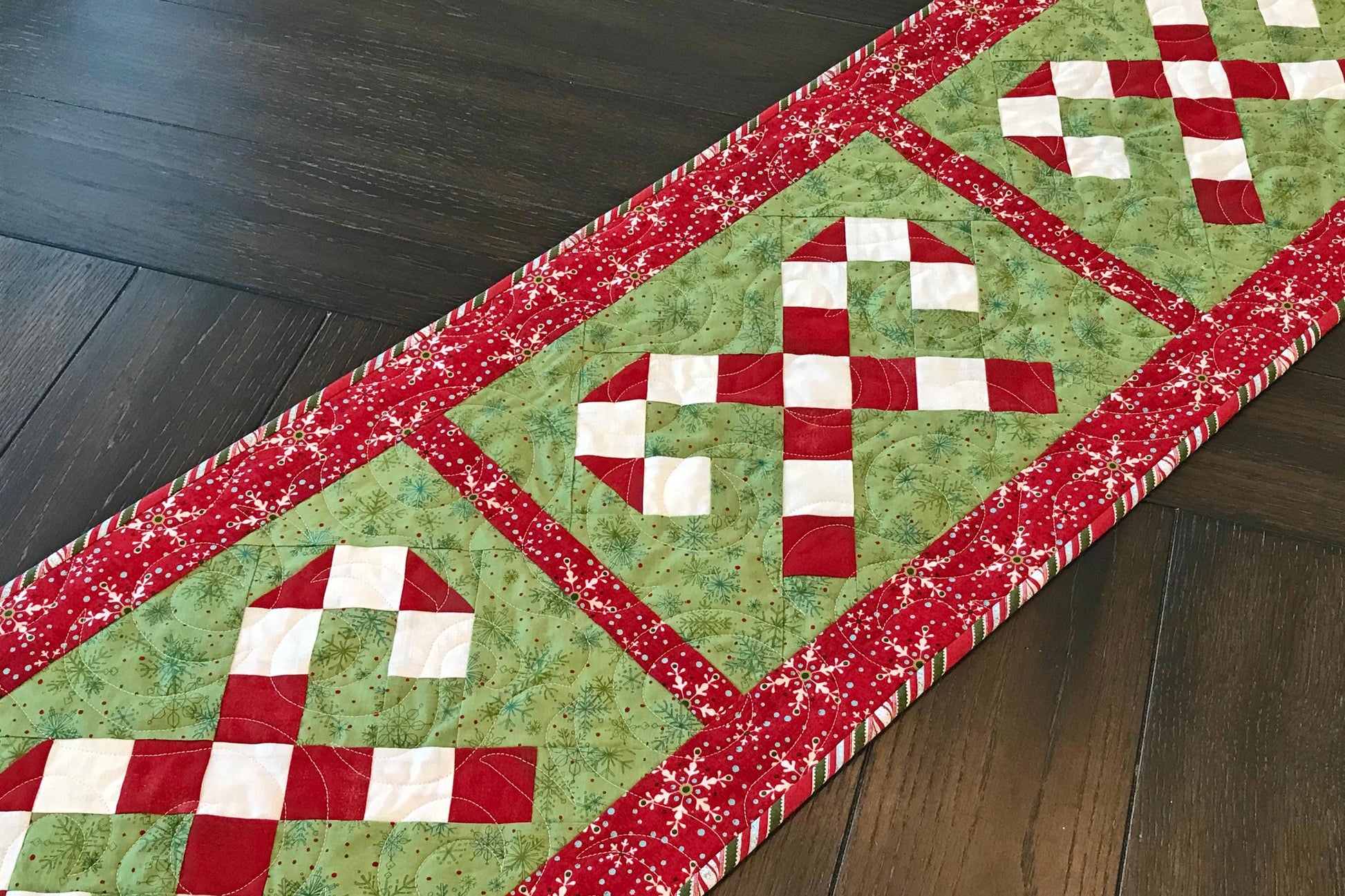 Candy Cane Lane Table Runner Pattern Printed Version CCQ065, Christmas Table Runner Pattern with Candy Canes