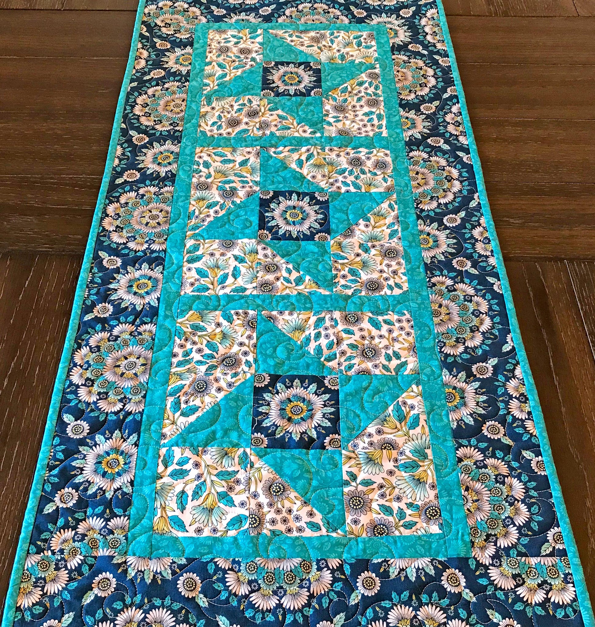 Friendship Star Table Runner Pattern Printed Version CCQ053, Stars Table Runner Pattern with Sashing, Easy Table Runner Pattern