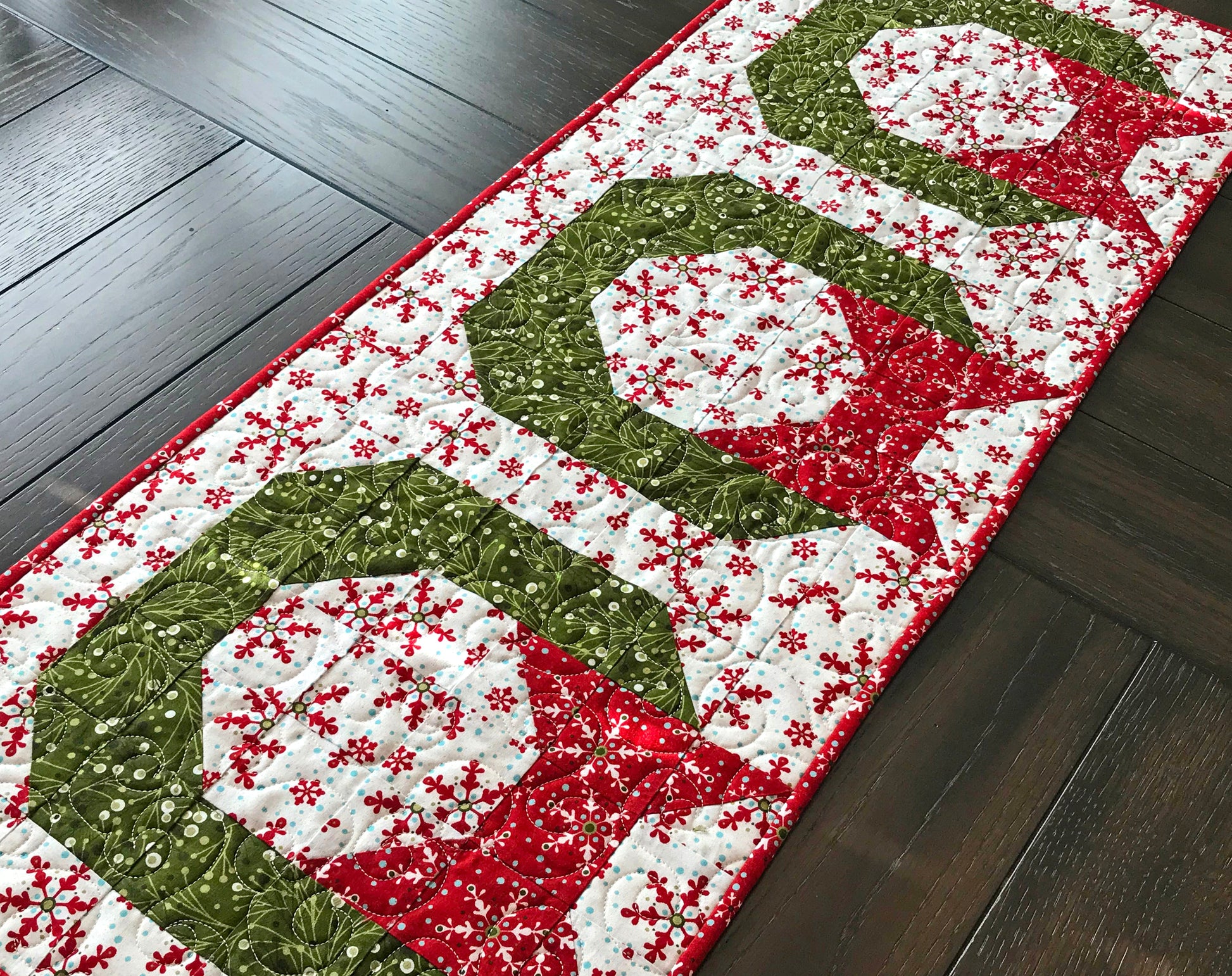 Christmas Wreath Table Runner and Table Topper Pattern - Digital Pattern - Handmade Quilts, Digital Patterns, and Home Décor items online - Cuddle Cat Quiltworks