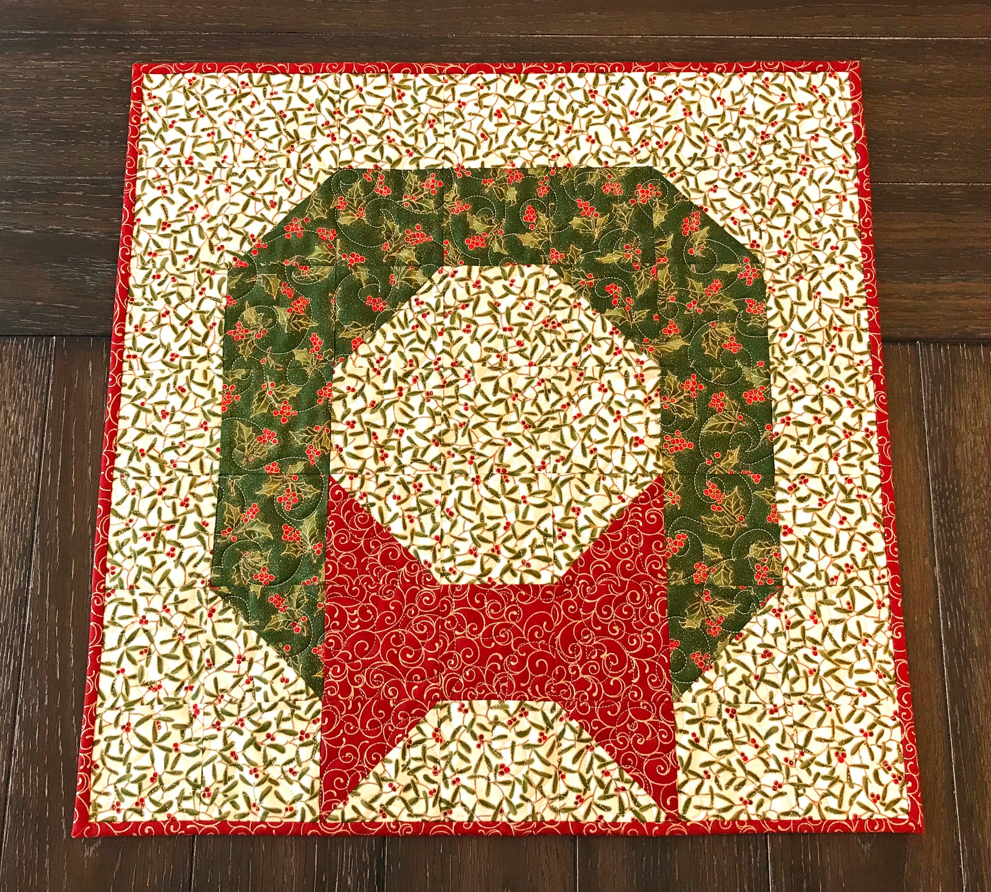 Christmas Wreath Table Topper - Handmade Quilts, Digital Patterns, and Home Décor items online - Cuddle Cat Quiltworks